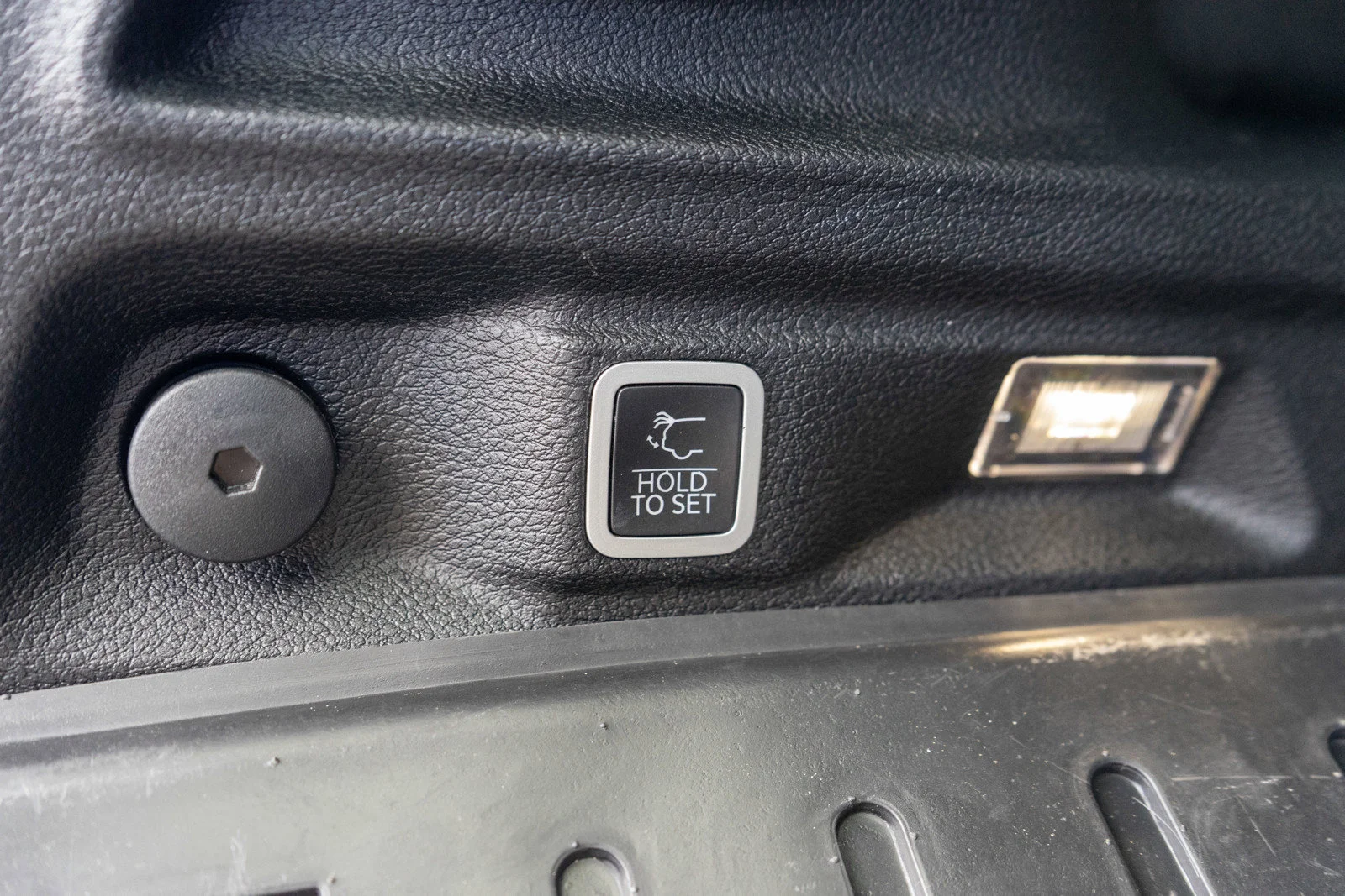 Used 2023 Bright White Clearcoat Jeep Limited image 10