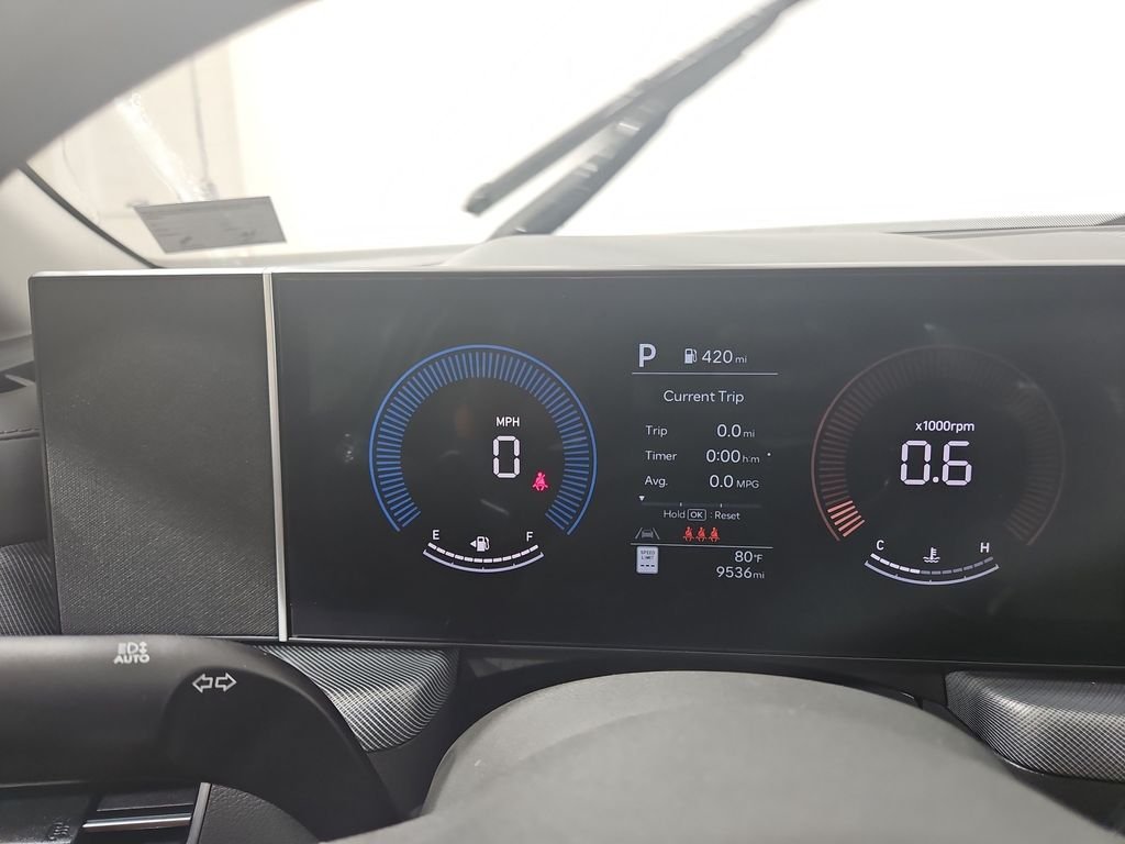 Used 2025 White Hyundai SEL image 17