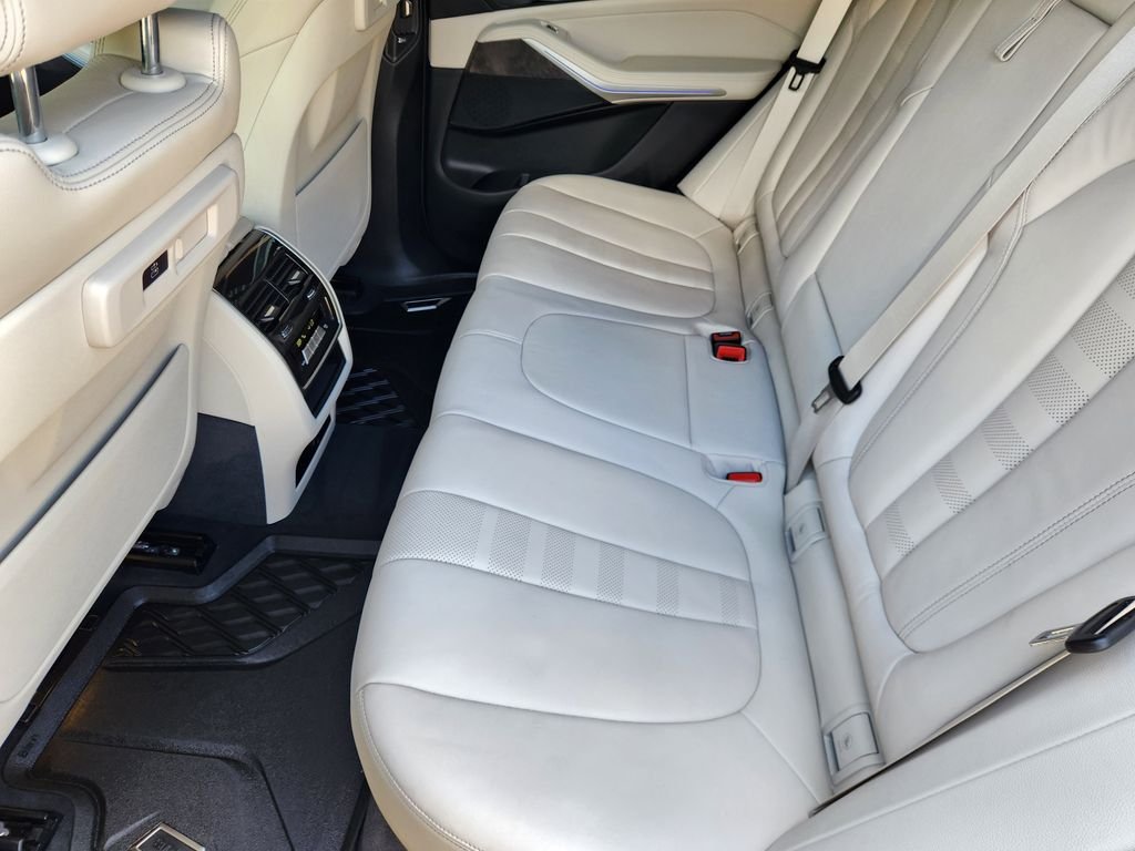 Used 2021 Blue Metallic BMW sDrive40i image 30