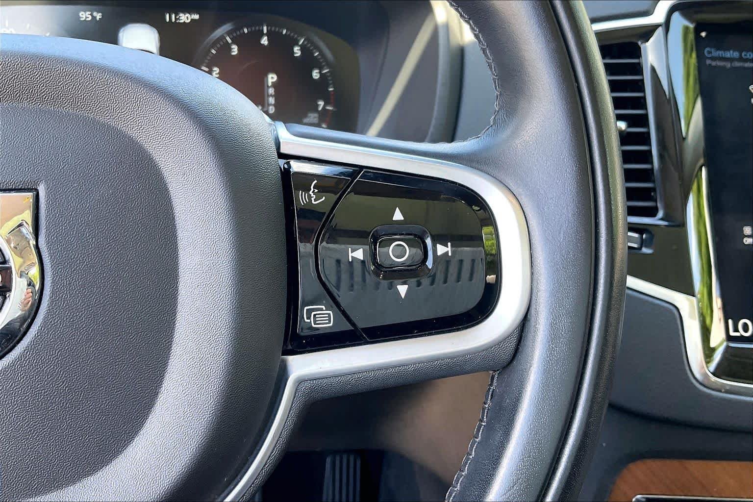 Used 2020 Crystal White Metallic Volvo Inscription image 23