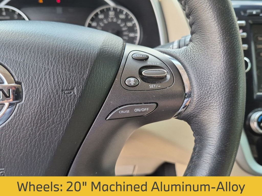 Used 2022 White Nissan SL image 25
