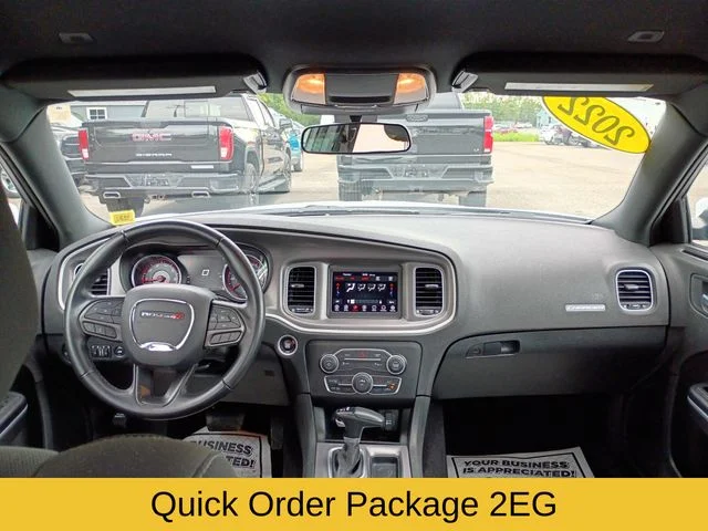 Used 2022 White Dodge SXT image 9