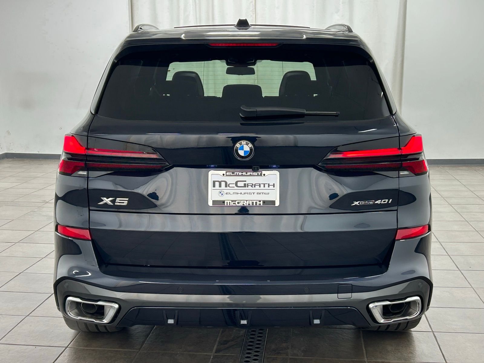 New 2026 Carbon Black Metallic BMW xDrive40i image 4