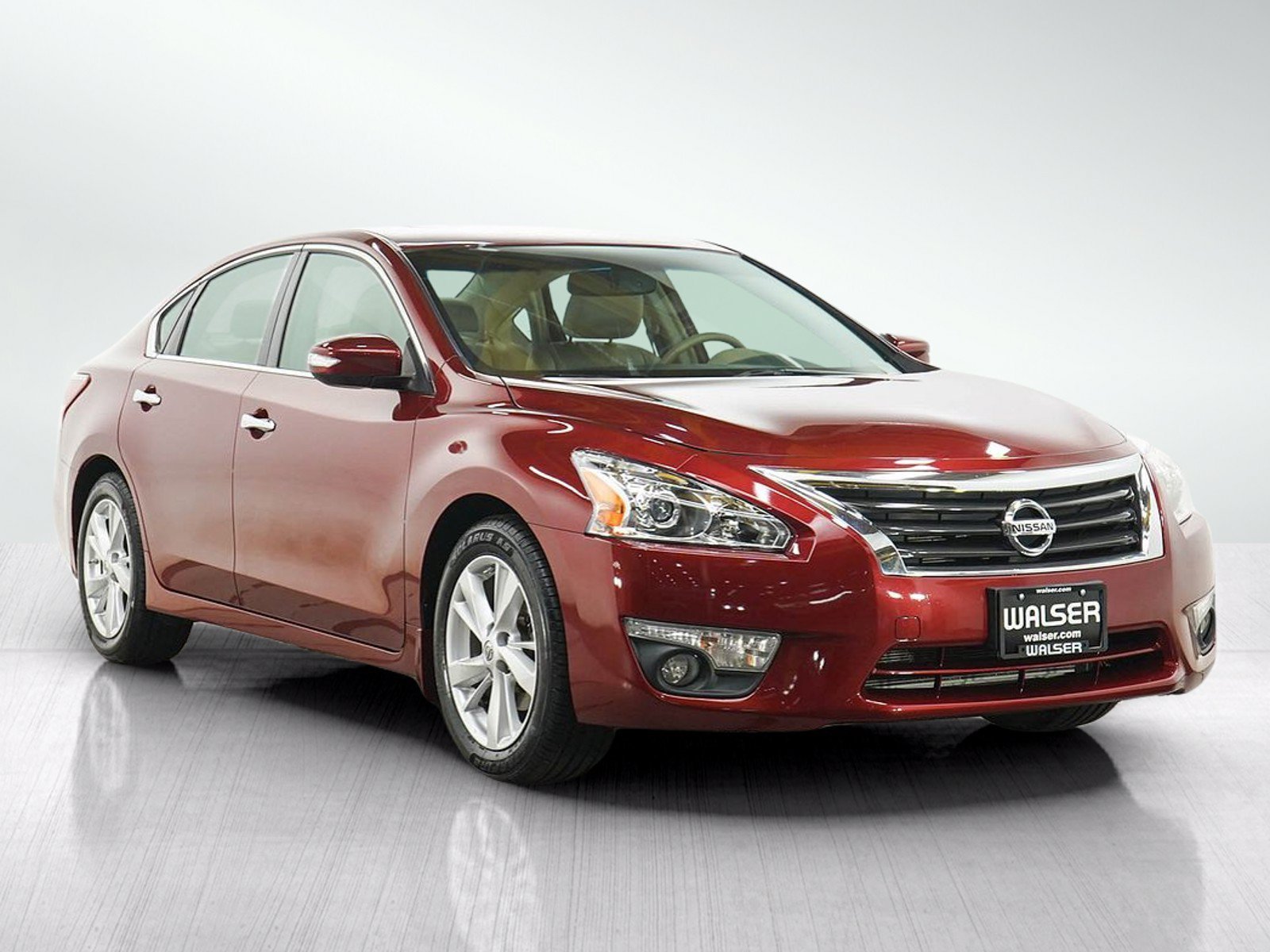 Used 2013 Cayenne Red Metallic Nissan 2.5 SL image 7