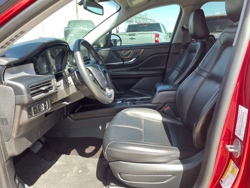 Used 2021 Red Lincoln Standard image 23