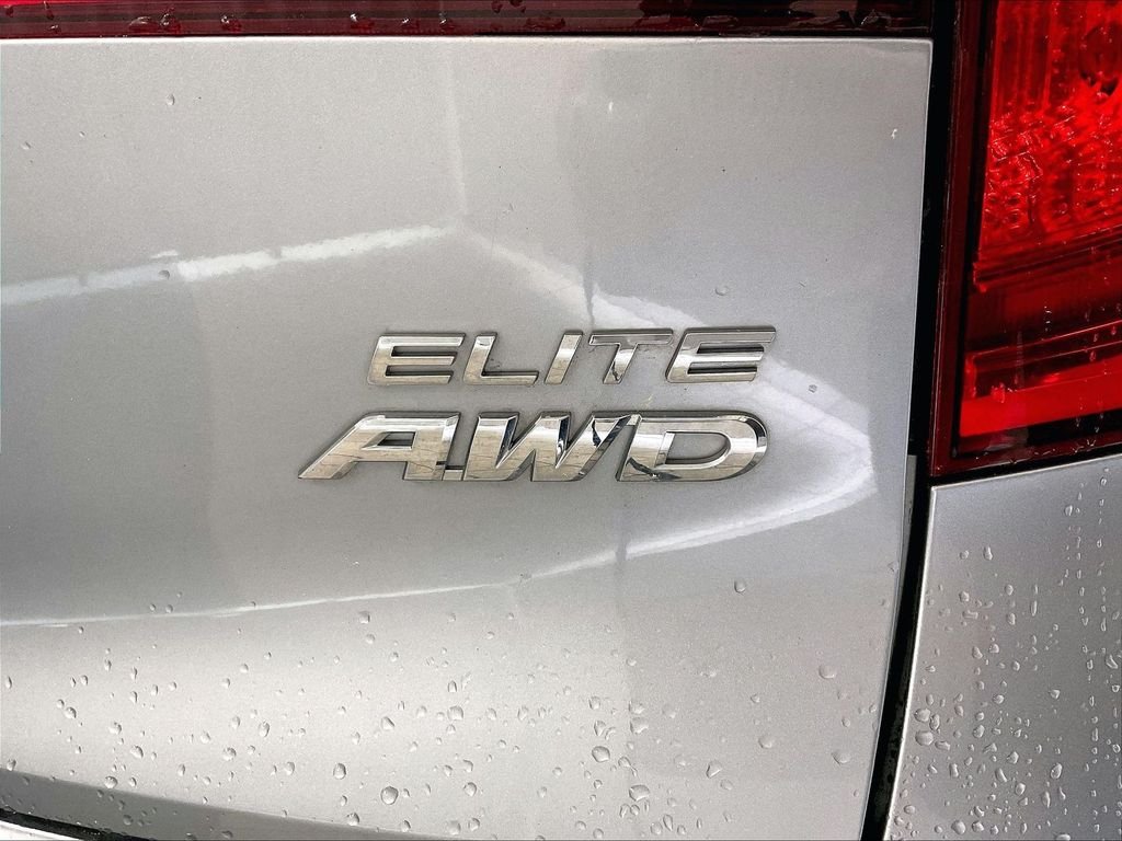 Used 2016 Silver Honda Elite image 30