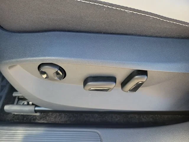 2025 Volkswagen Taos SE - Photo 23