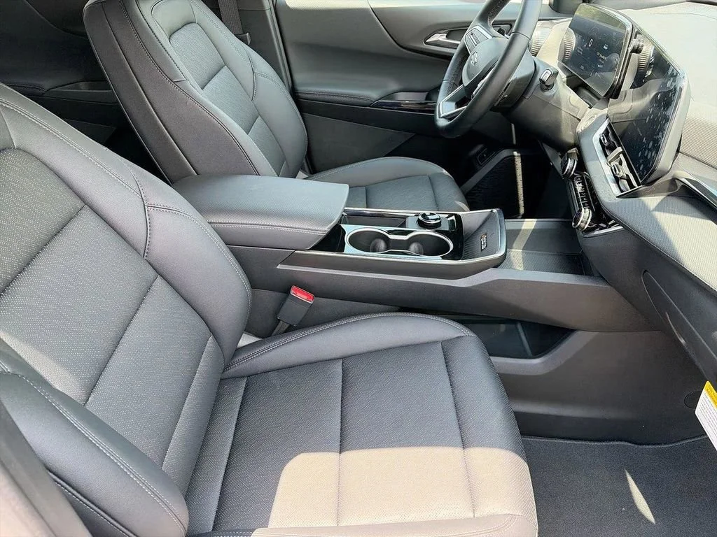 2026 Chevrolet Equinox LT - Photo 9