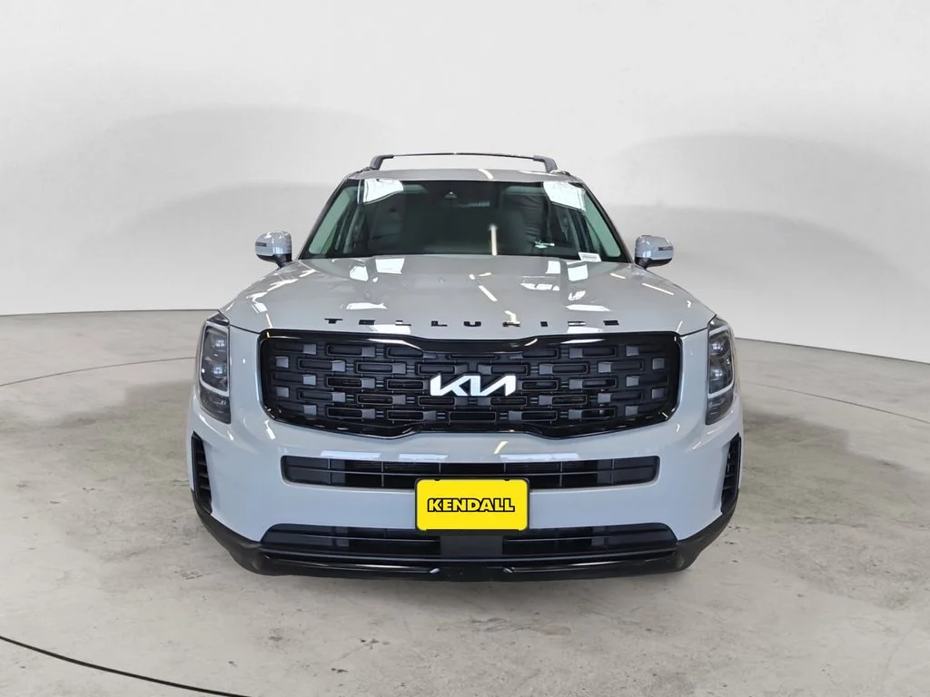 Used 2022 Gray Kia EX image 2