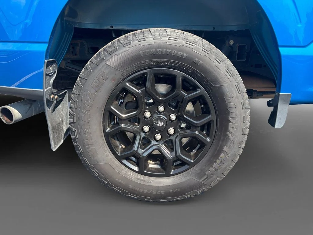 Used 2021 Blue Ford Lariat image 11