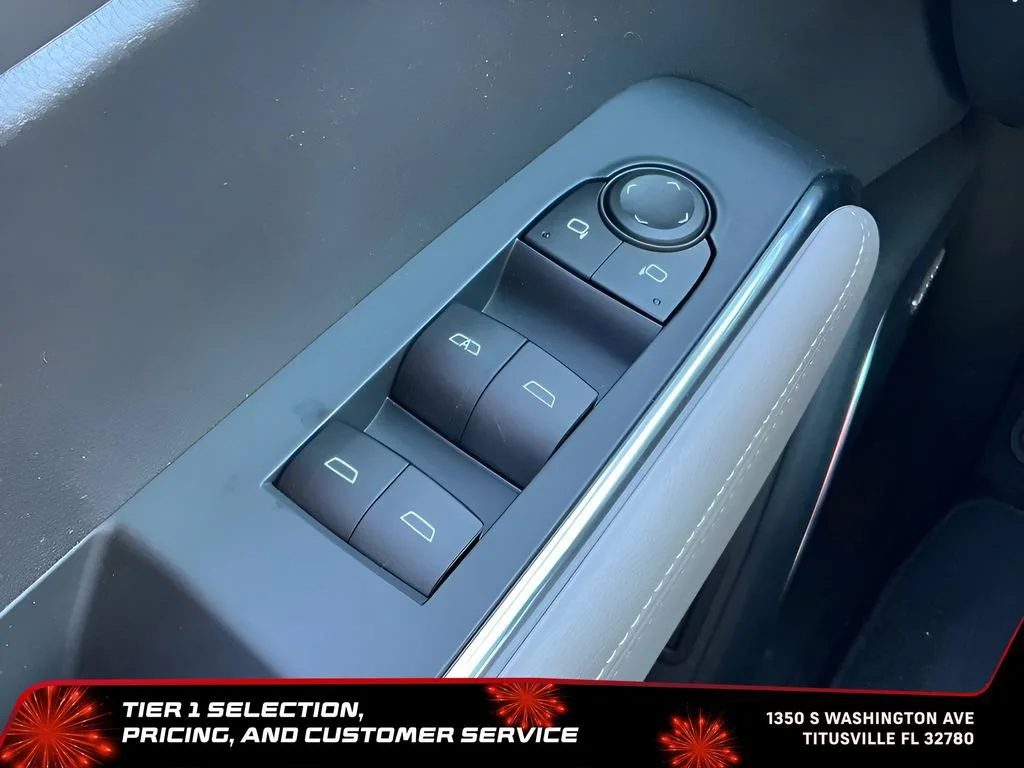 New 2026 Glacier White Tricoat GMC Elevation image 44