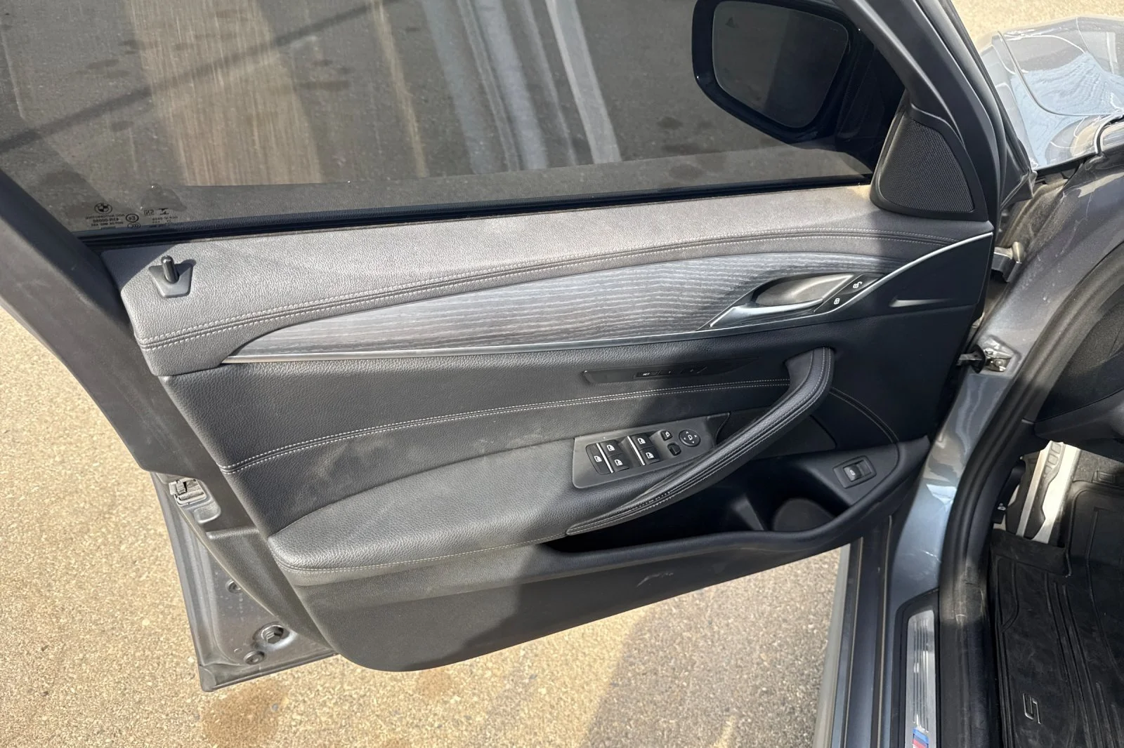Used 2022 Blue BMW 530i image 8