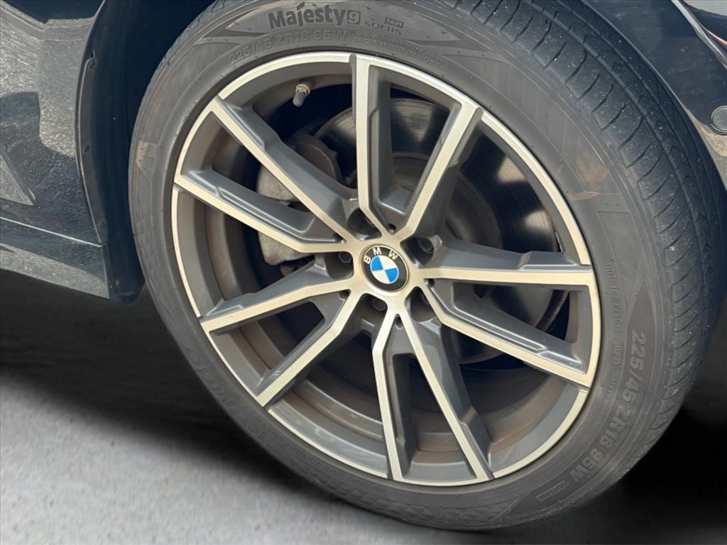 Used 2021 Jet Black BMW 330i image 19