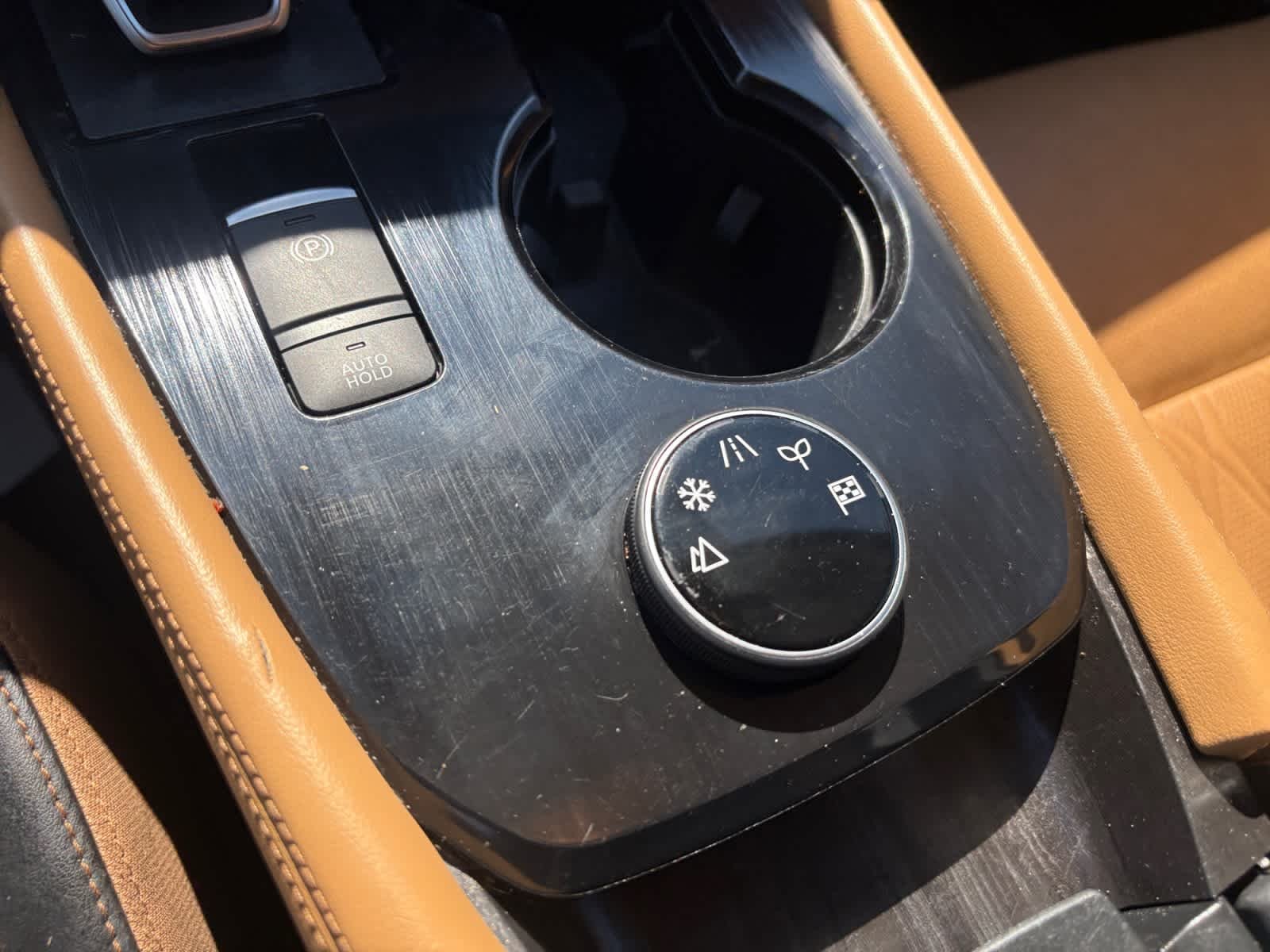 Used 2021 Pearl White Tricoat/Super Black Nissan Platinum image 33