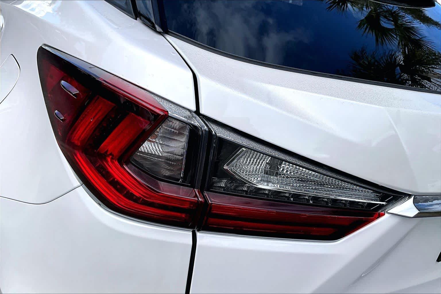 Used 2022 Eminent White Pearl Lexus  image 29