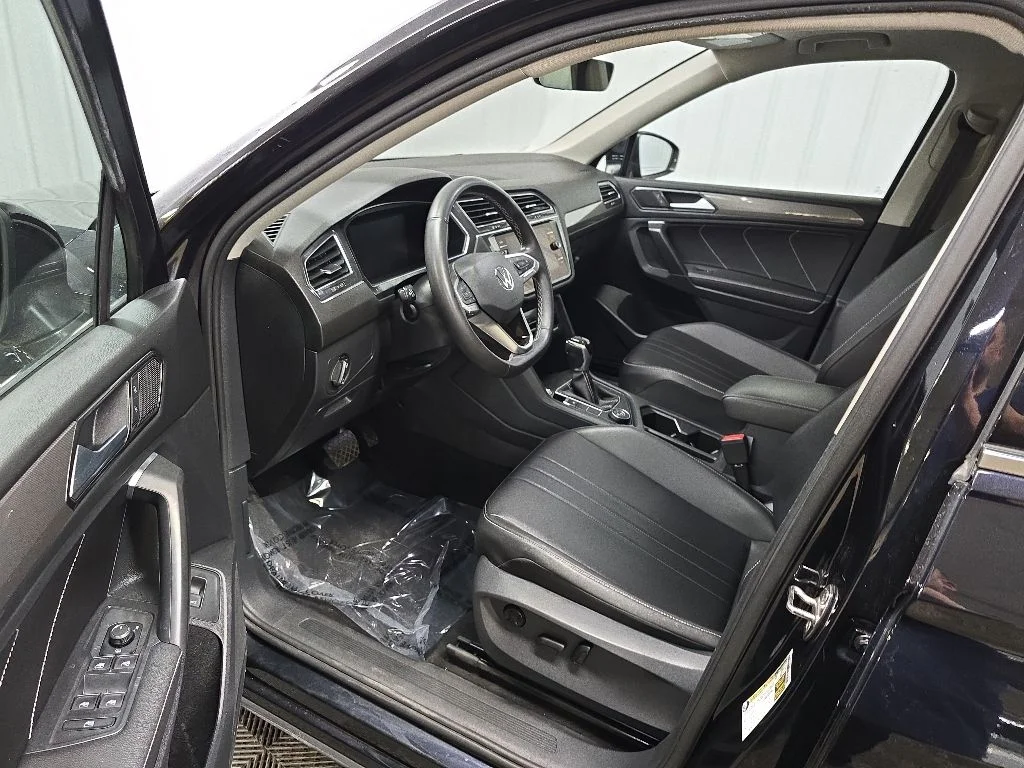 Used 2022 Black Volkswagen 2.0T SE image 29