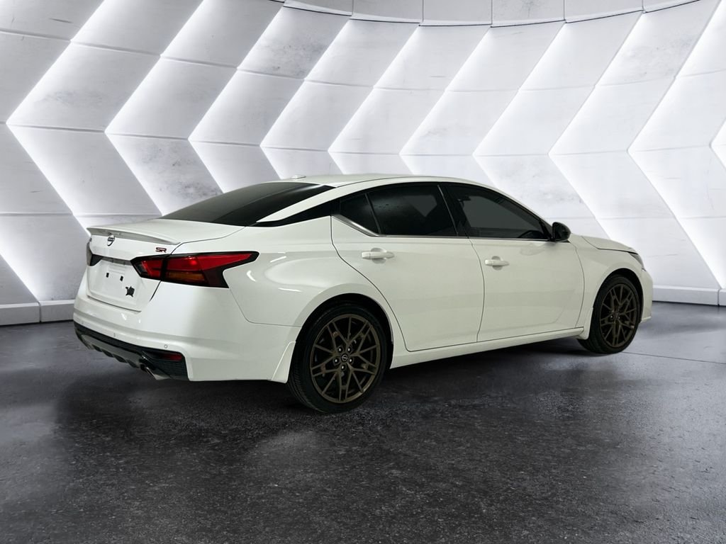 Used 2025 White Nissan 2.5 SR image 4