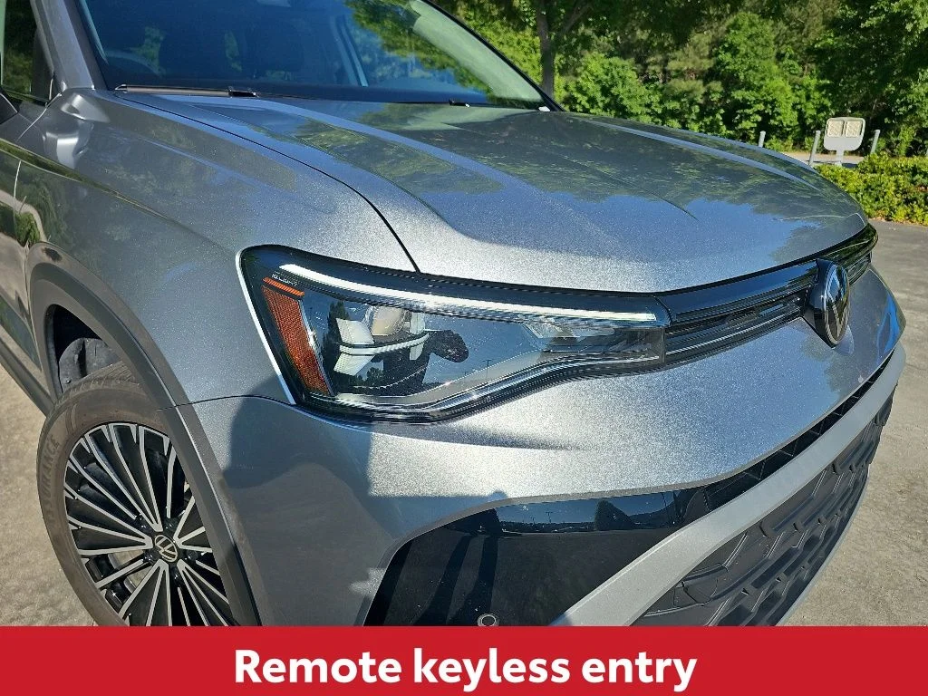 2025 Volkswagen Taos SE - Photo 8