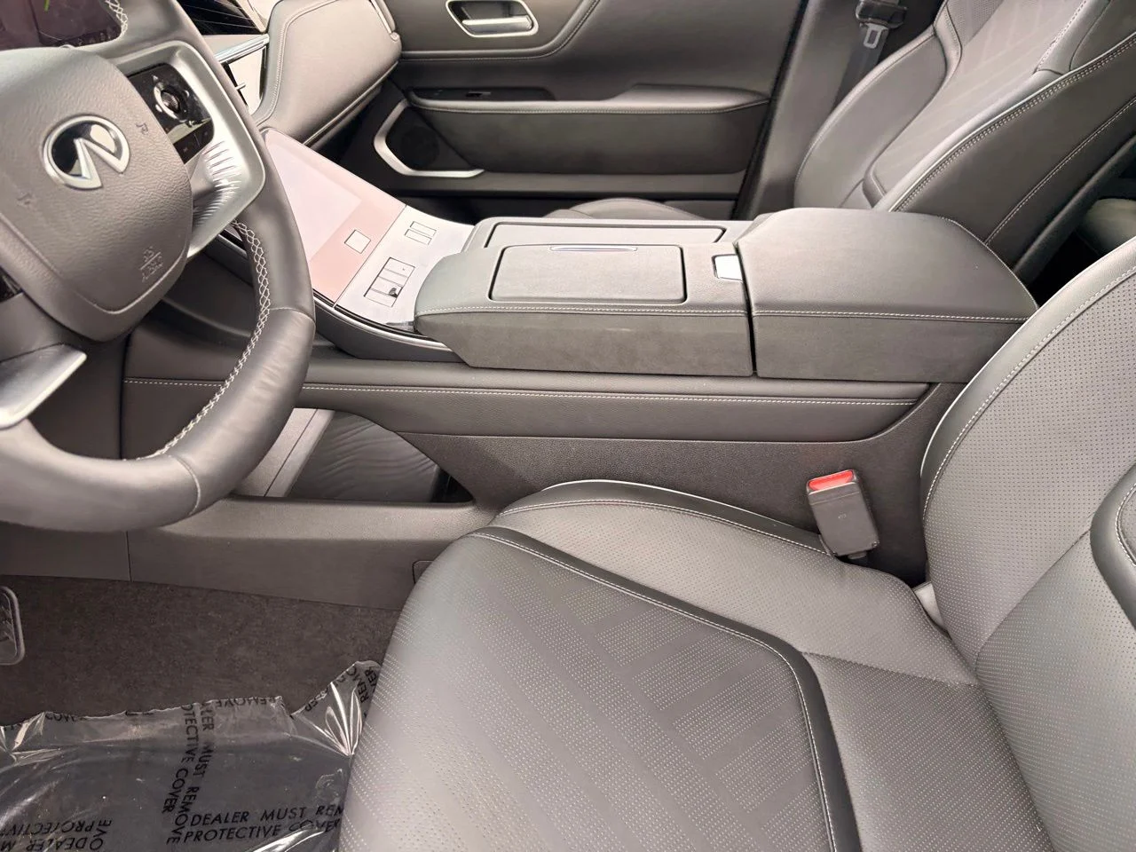 New 2026 Black Obsidian INFINITI LUXE image 15