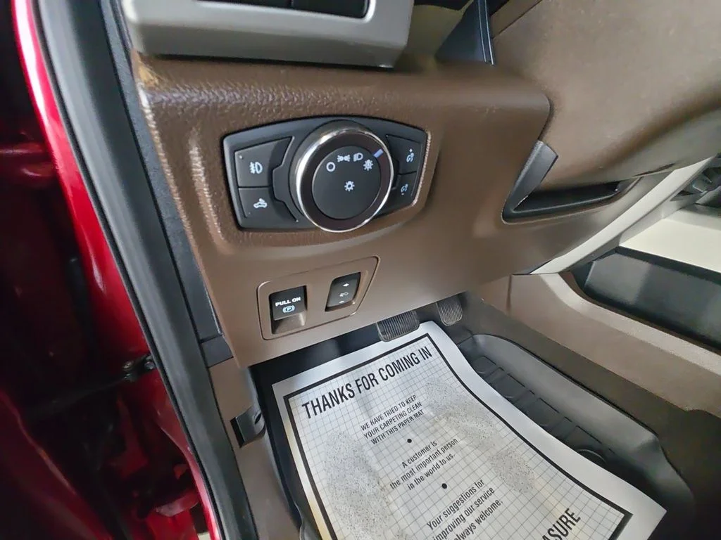 Used 2019 Red Ford King Ranch image 26