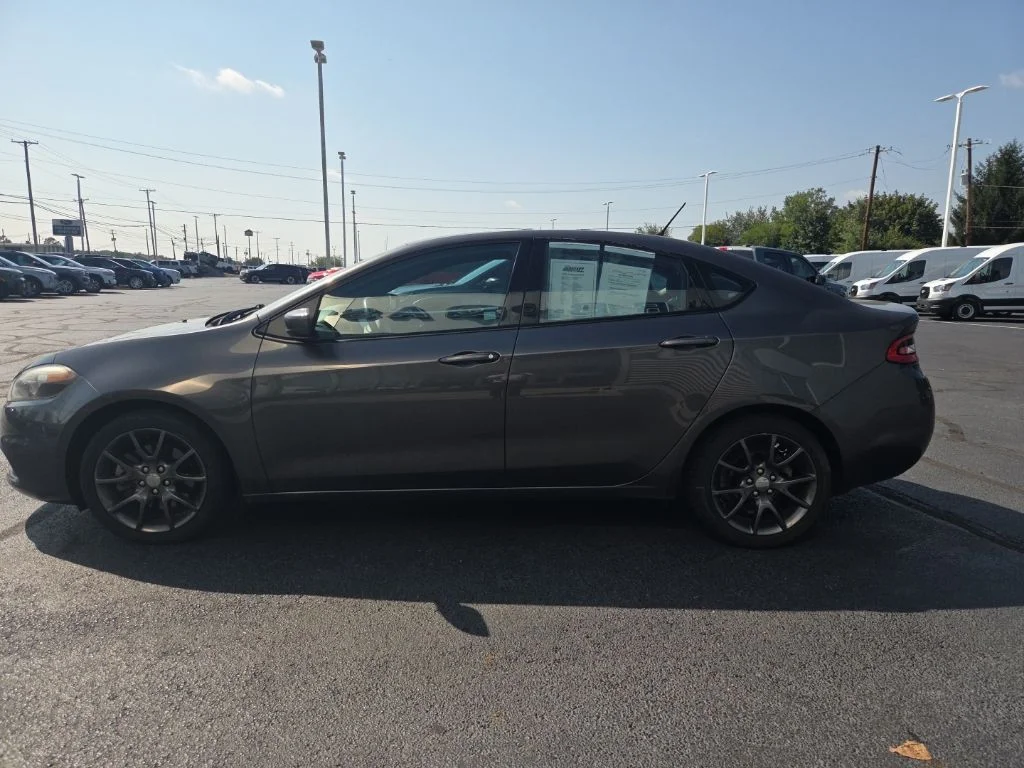 Used 2016 Gray Dodge SXT image 6