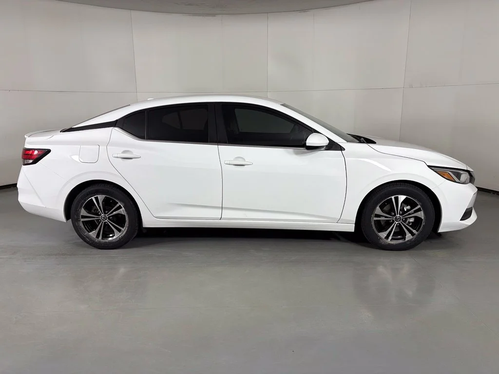 Used 2022 White Nissan SV image 9