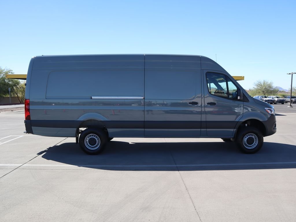 New 2026  Mercedes-Benz Cargo 170 WB image 4