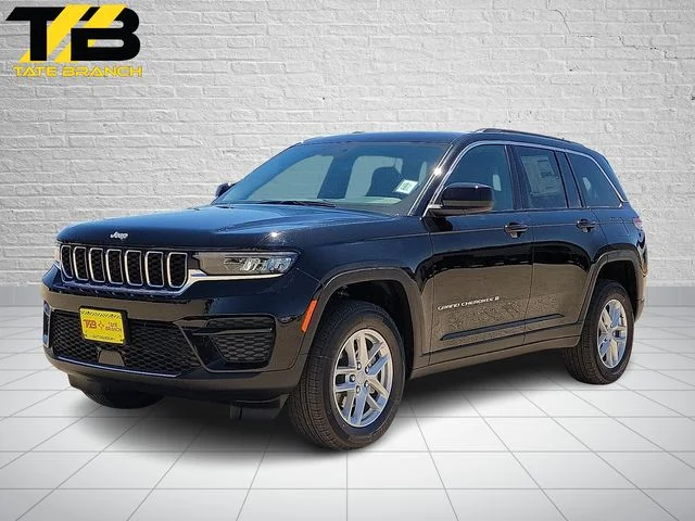 2026 Jeep Grand Cherokee Laredo 4x4's photo