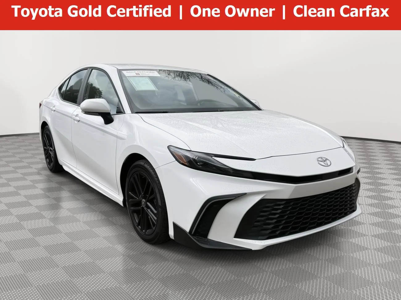 Certified Used 2026 Ice Cap Toyota SE image 1