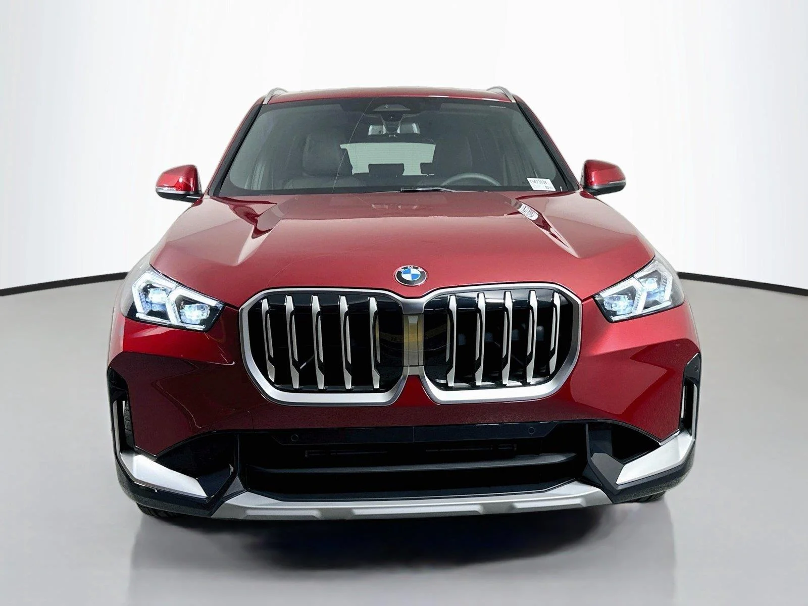 Used 2026 Vegas Red Metallic BMW xDrive28i image 2