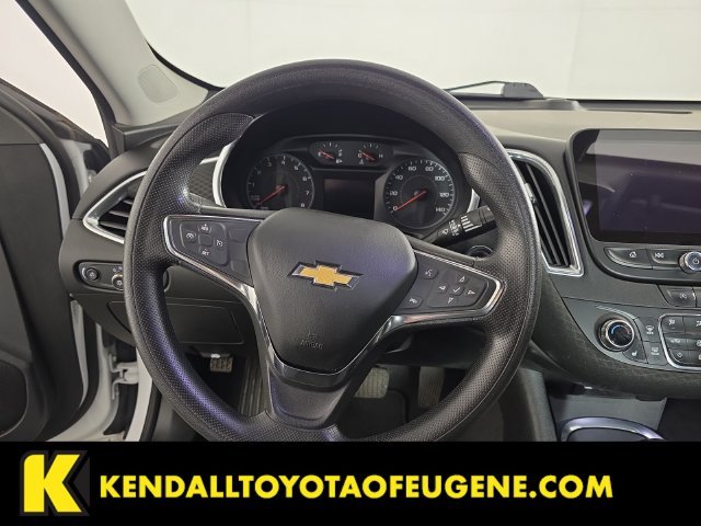 Used 2021 White Chevrolet LT image 13