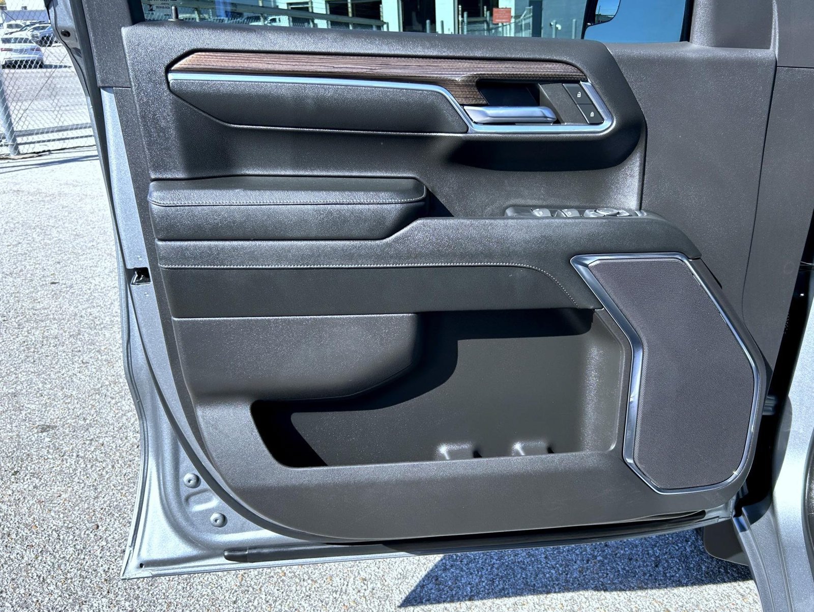 2023 Chevrolet Silverado 1500 LT - Photo 9