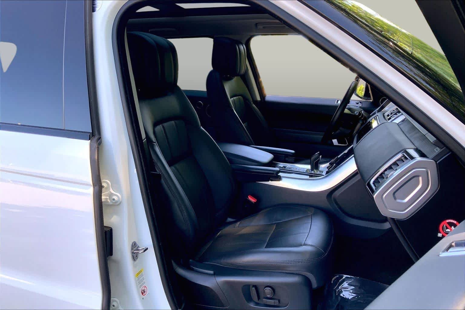 Used 2018 Fuji White Land Rover HSE image 8