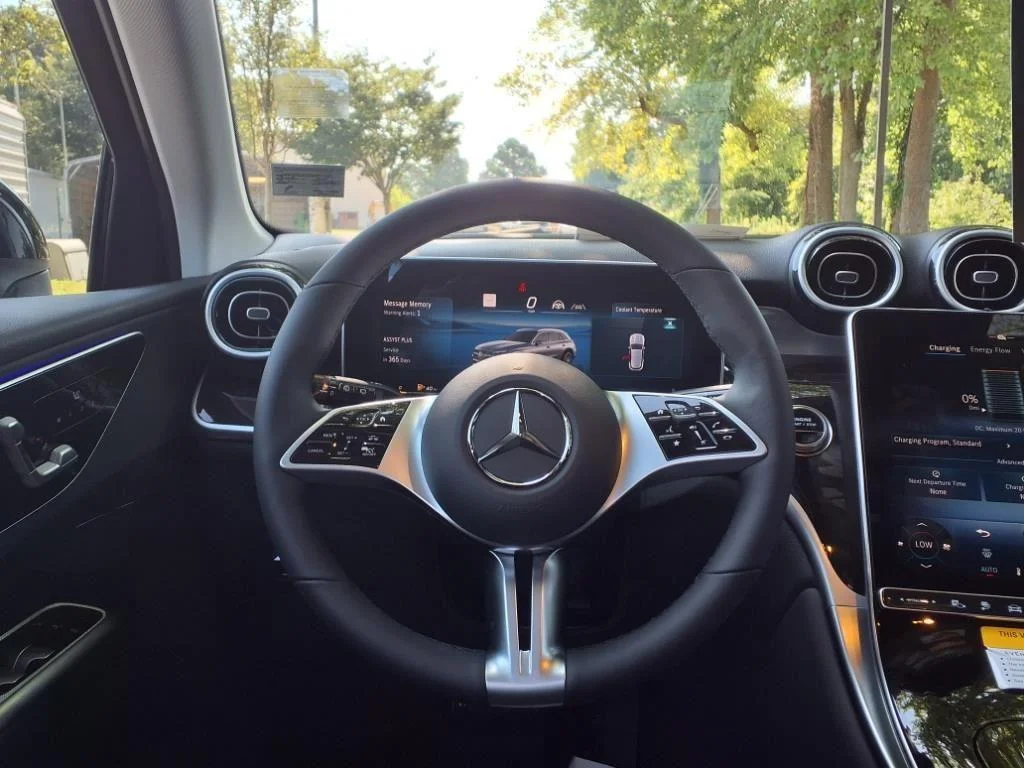 New 2025 BLACK Mercedes-Benz GLC 350e image 11