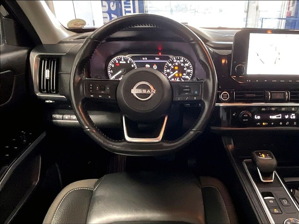 Used 2023 Super Black Nissan SL image 18