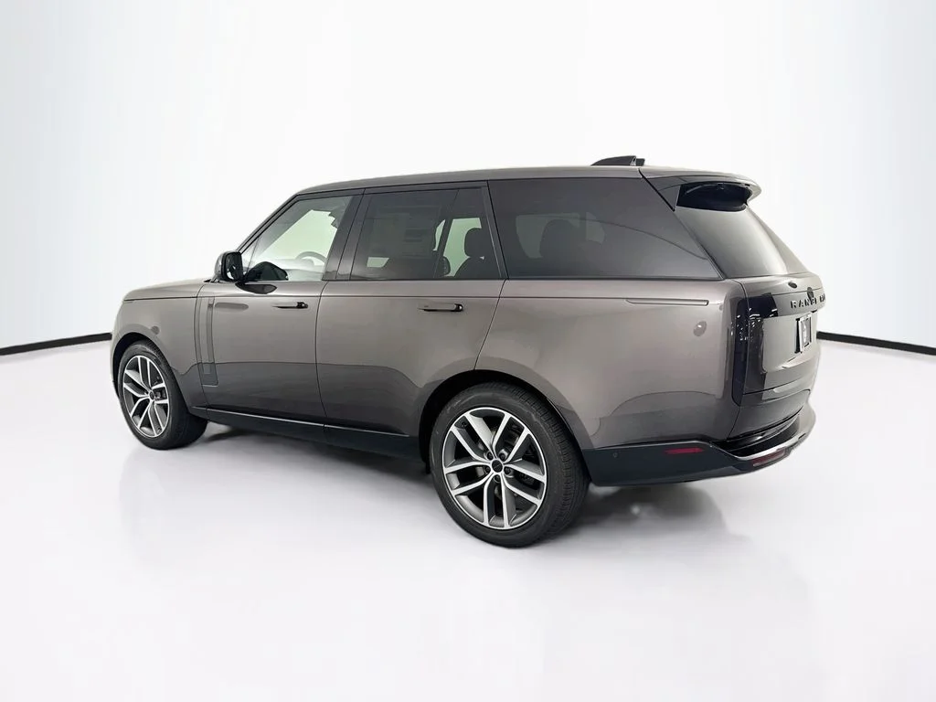 New 2026 Charente Grey Land Rover SE image 7
