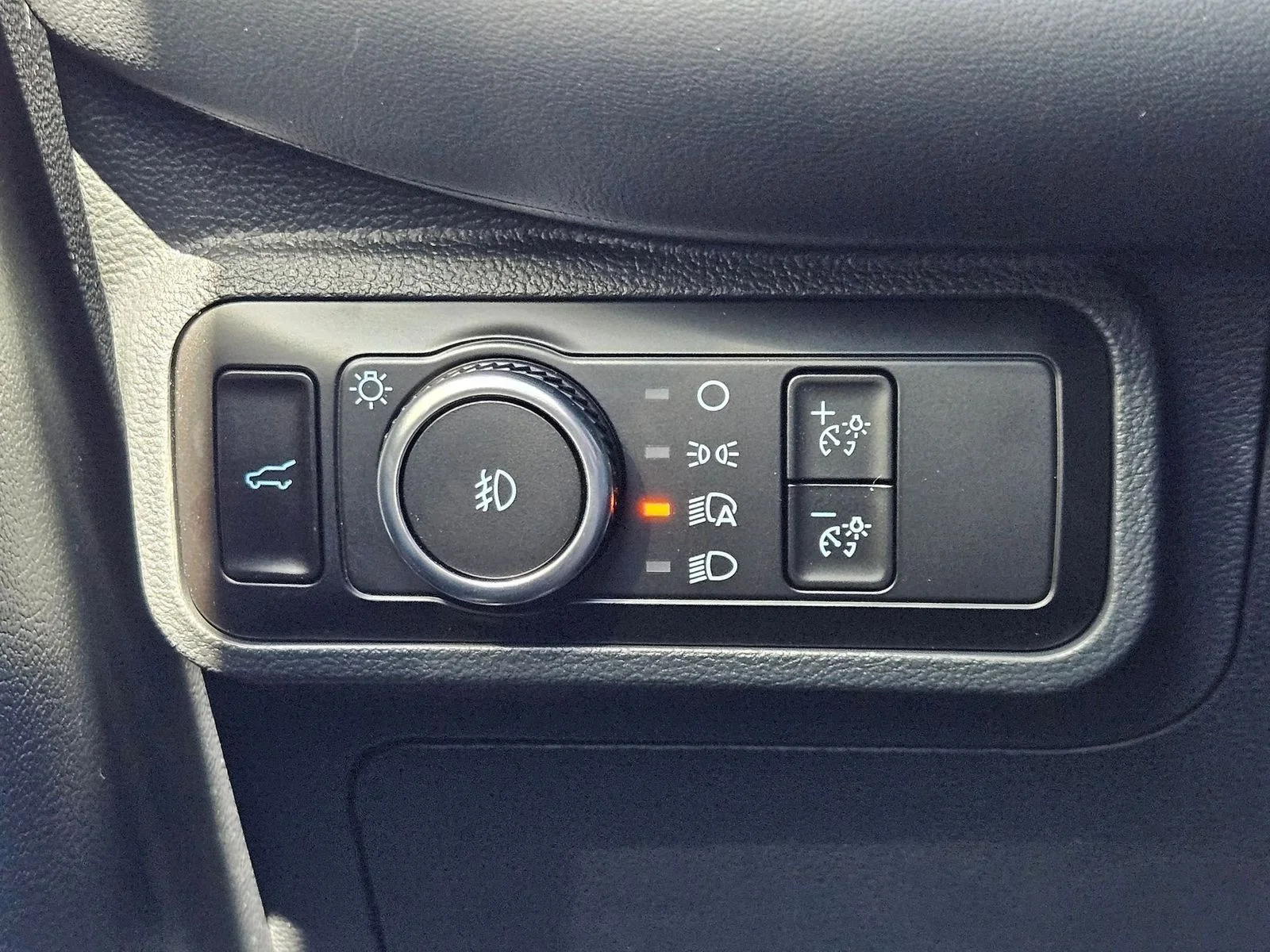 New 2026 Agate Black Metallic Ford Tremor® image 15