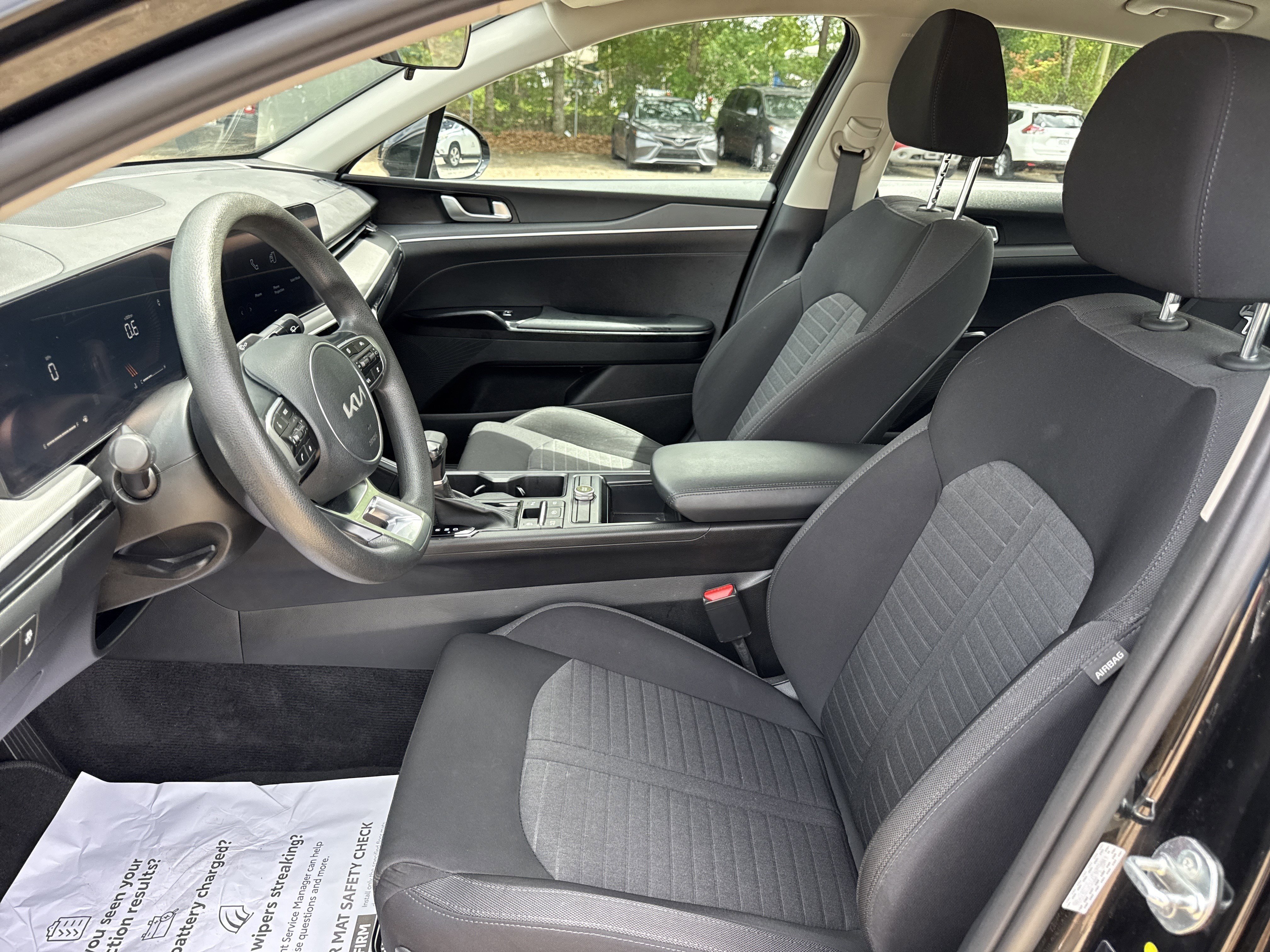 Used 2025 Aurora Black Pearl Kia LXS image 11