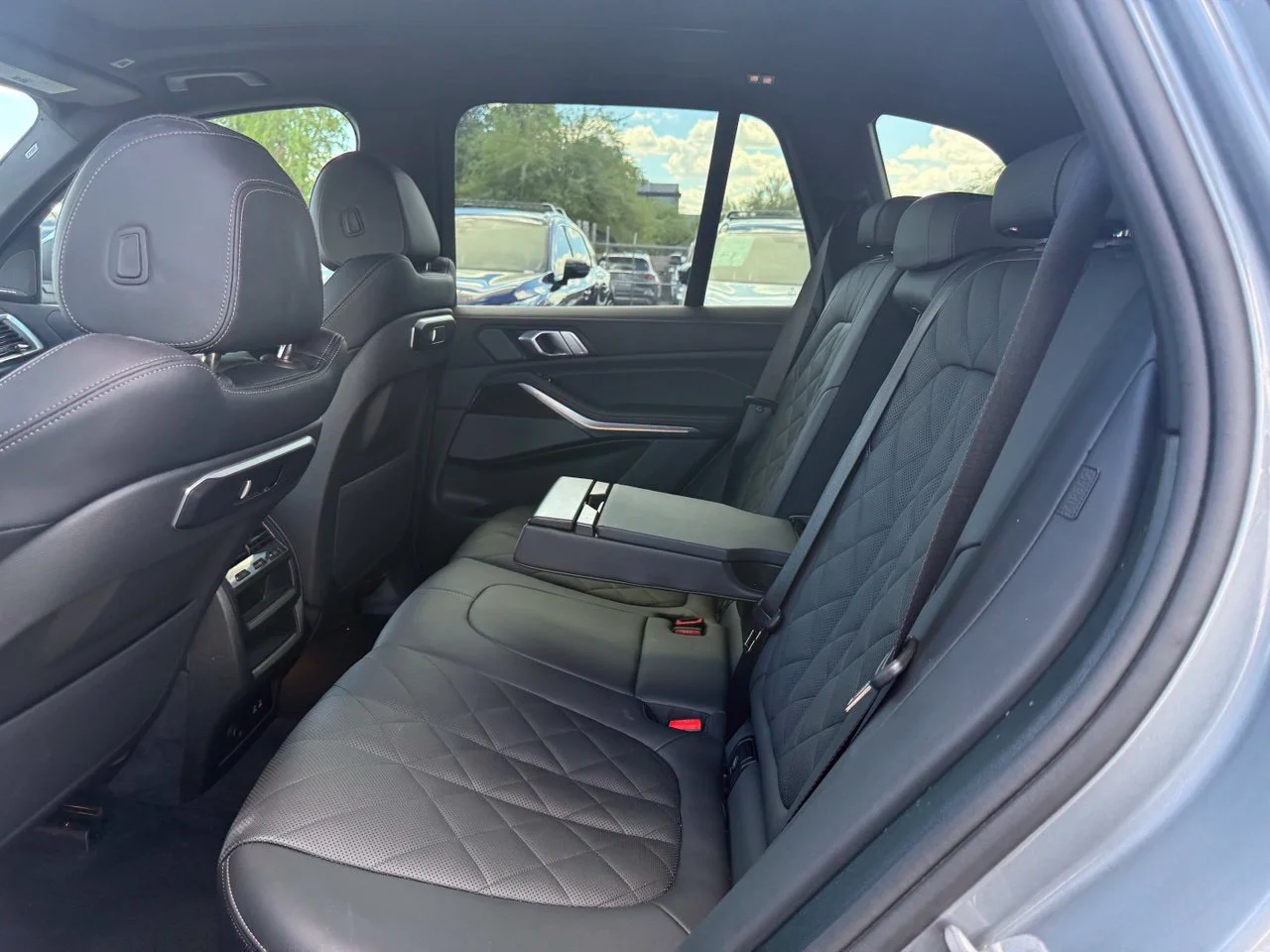 Used 2026 Gray Metallic BMW xDrive40i image 9