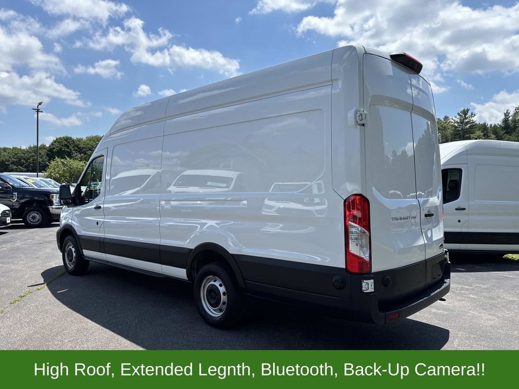 Used 2024  Ford Base image 5