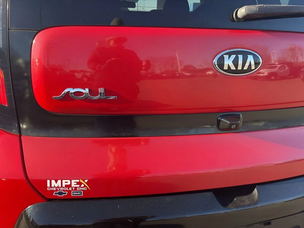 Used 2016  Kia + image 26