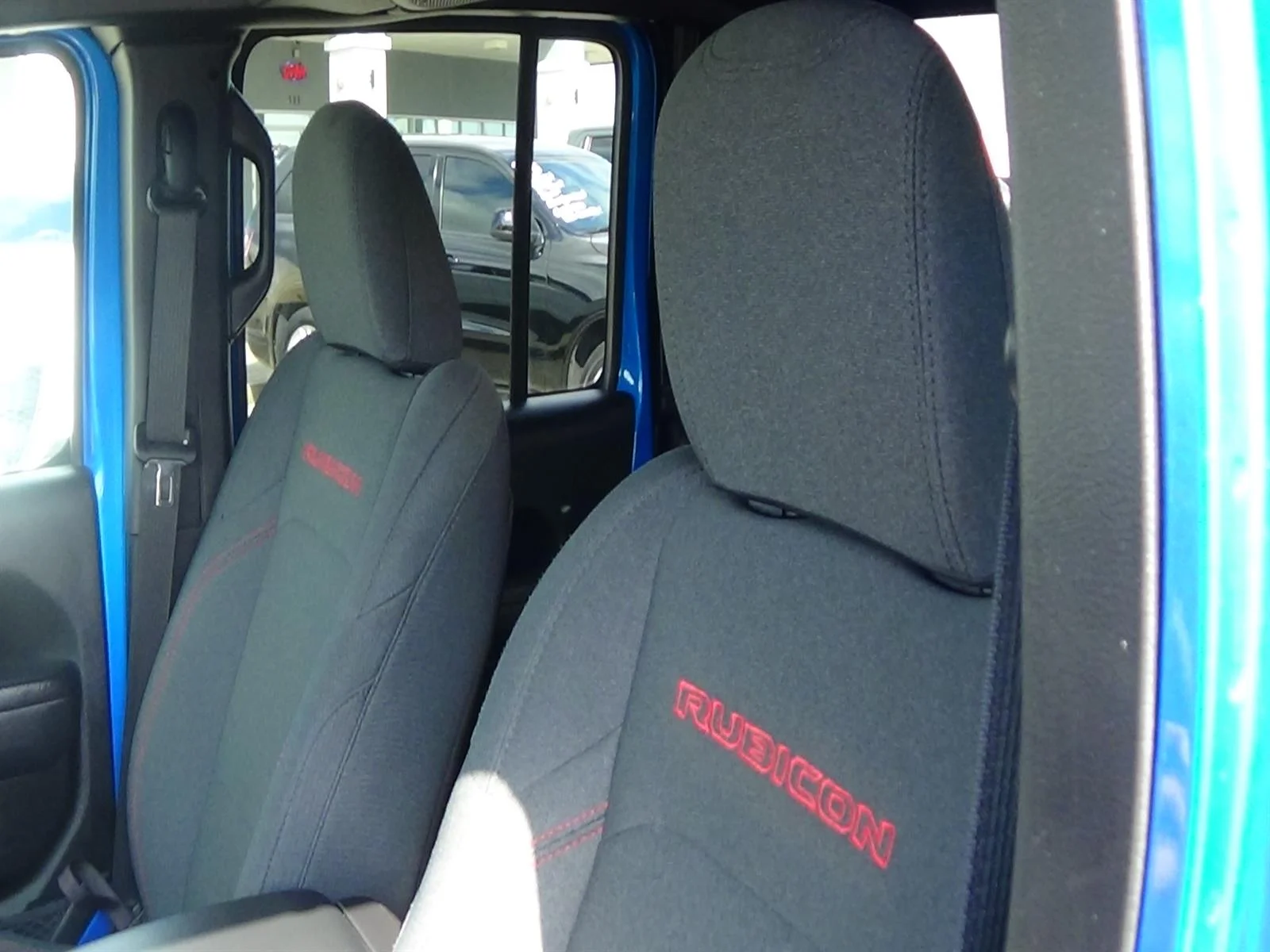 Used 2024 Hydro Blue Pearl Coat (pbj) Jeep Rubicon image 17