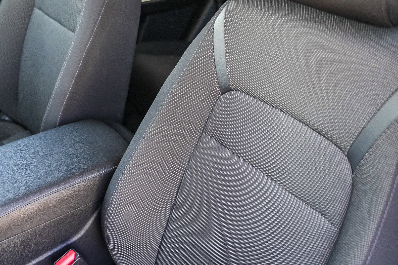 2025 Honda CR-V LX - Photo 25