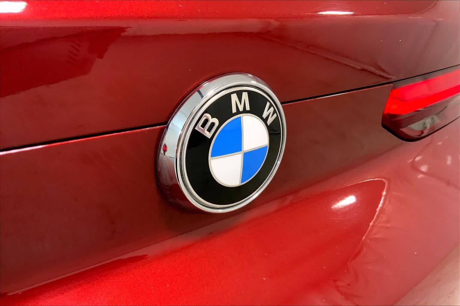 Used 2021 Flamenco Red Metallic BMW xDrive40i image 29