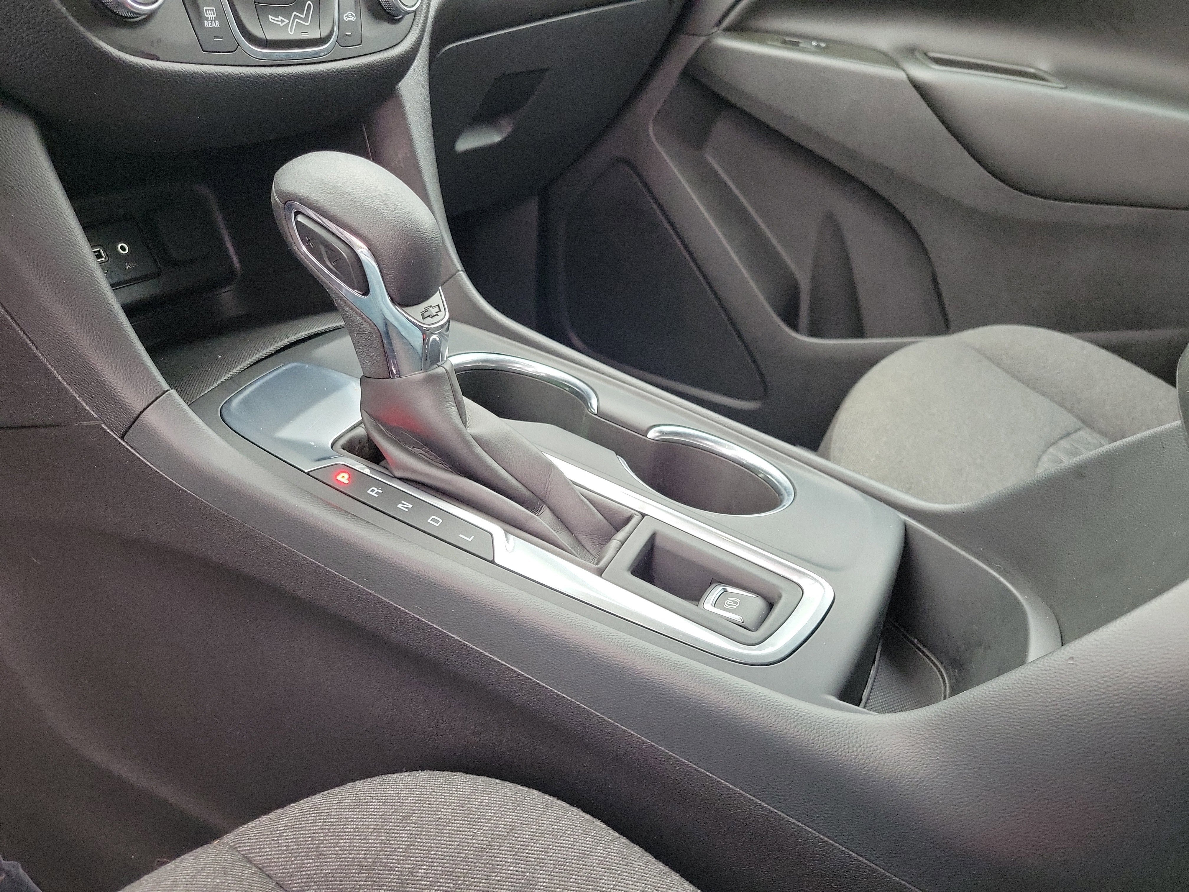 Used 2022 Summit White Chevrolet LT image 28