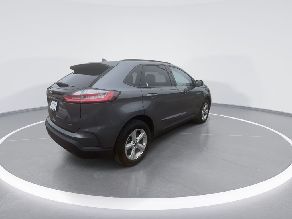 Used 2022 Gray Ford SE image 8