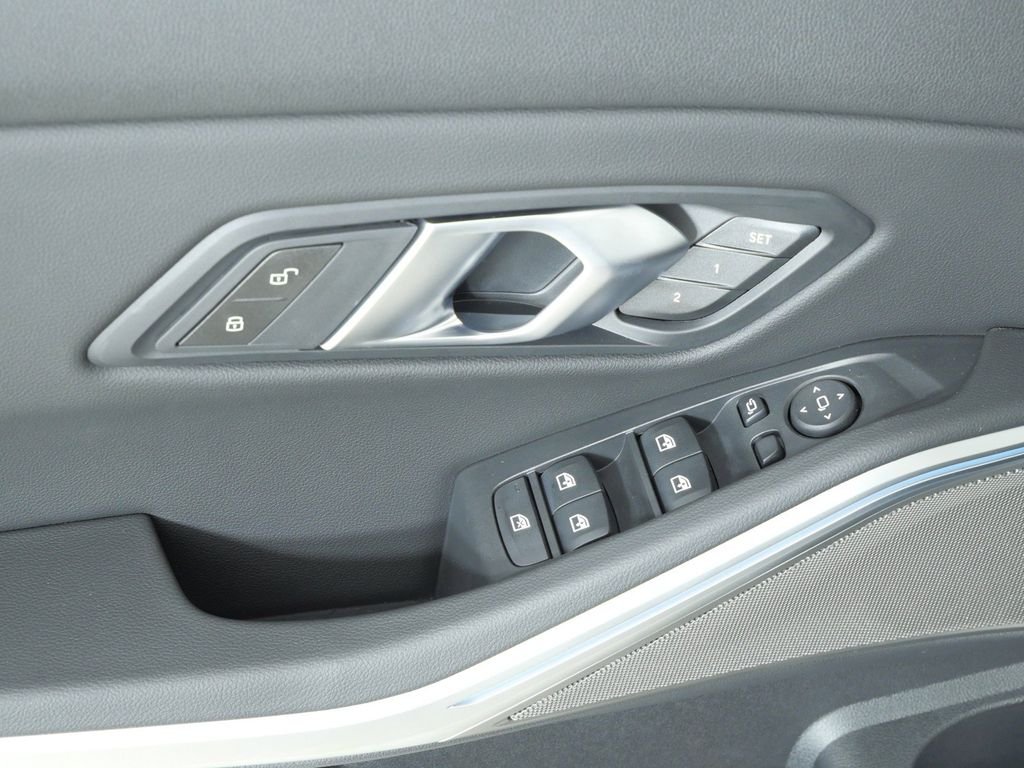 New 2026 Skyscraper Grey Metallic BMW 330i xDrive image 35