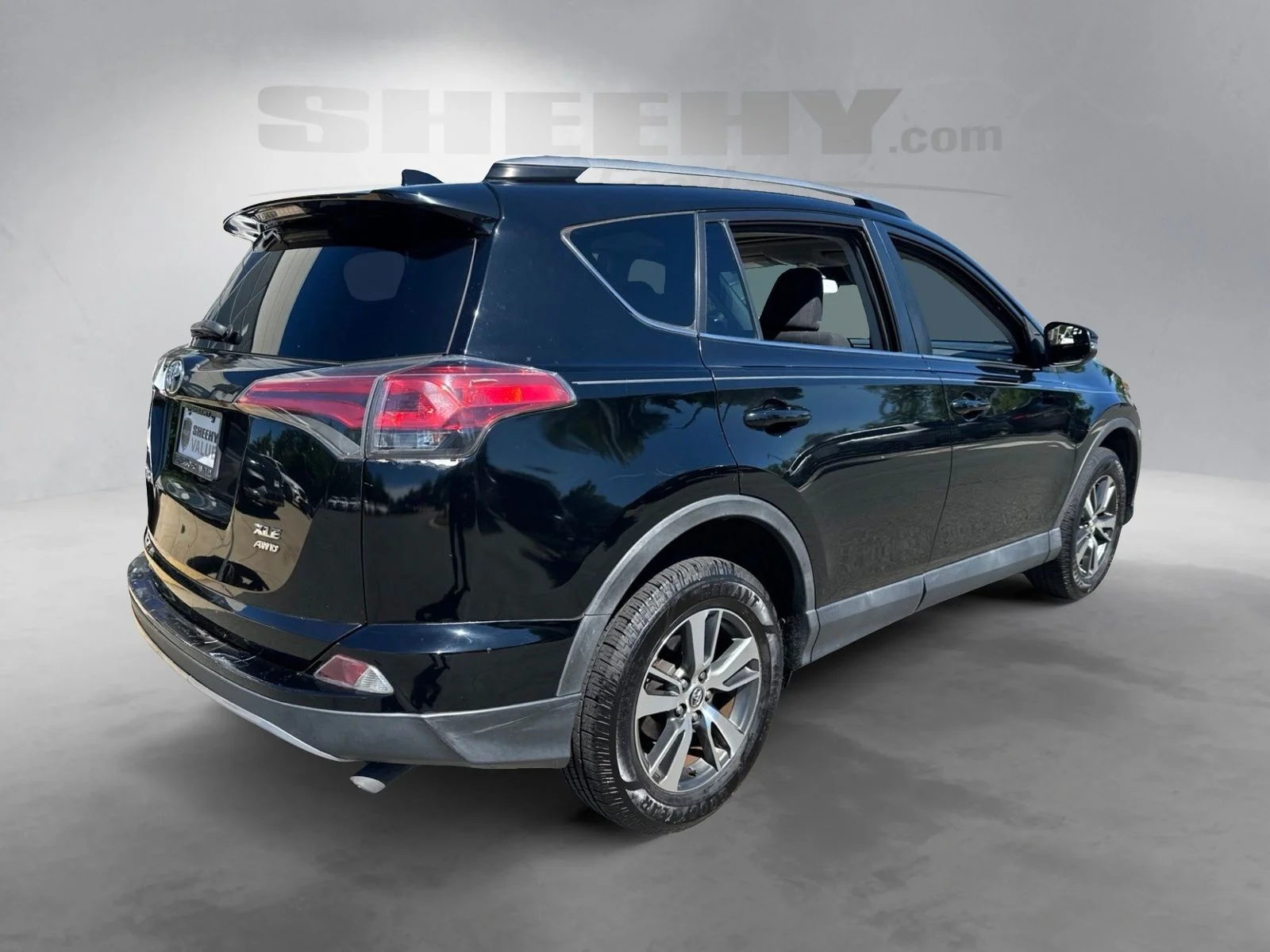Used 2017 Black Toyota XLE image 15