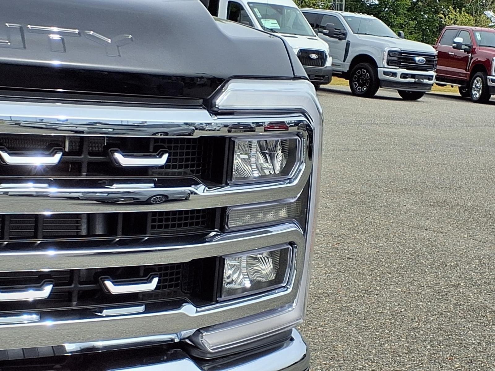New 2026 Agate Black Metallic Ford F-250® Lariat® image 14