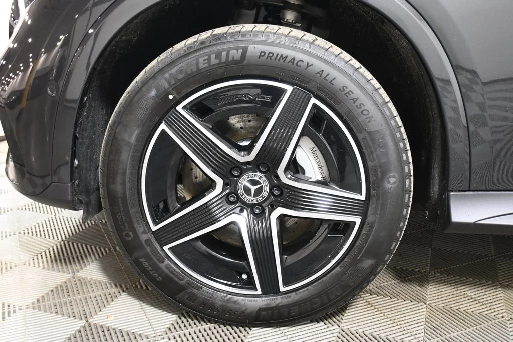 Used 2026 Gray Mercedes-Benz GLC 300 image 12